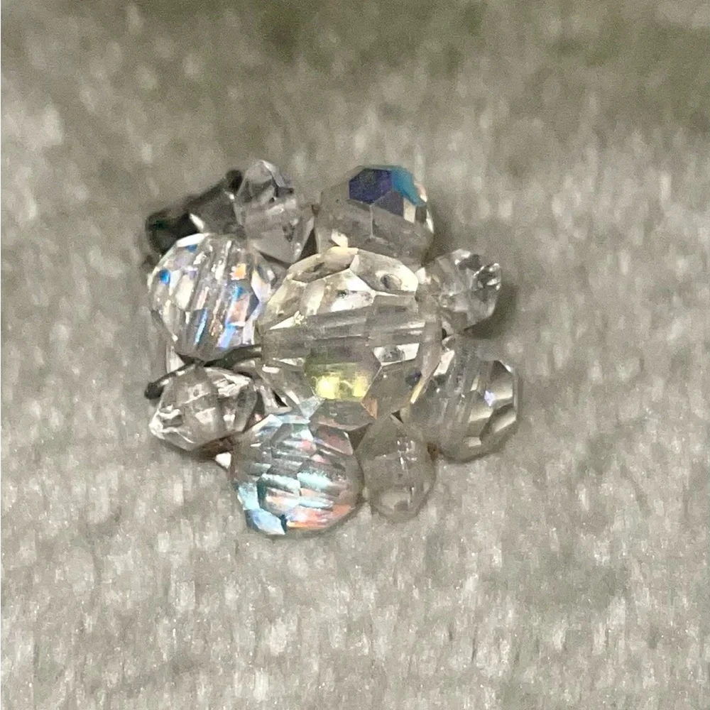 Vintage Aurora Borealis crystal faceted clip on earrings - Picture 2 of 3